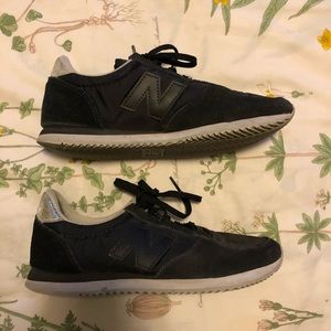 ⚡️Black New Balance Sneakers⚡️